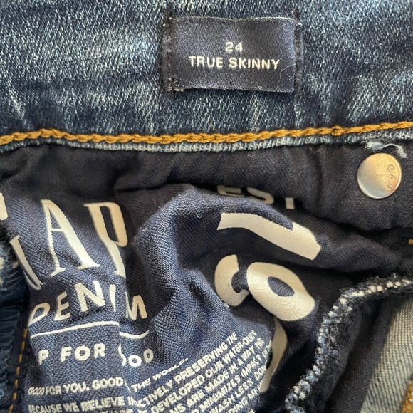 GAP True Skinny Ripped Jeans - Picture 3 of 3